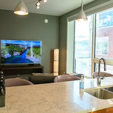 Bright Modern Stylish Condo In Heart Of Downtown Whitehorse Exterior photo